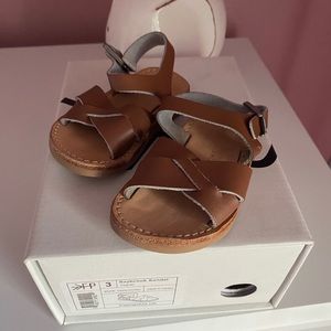 Like new! Freshly Picked sandals.